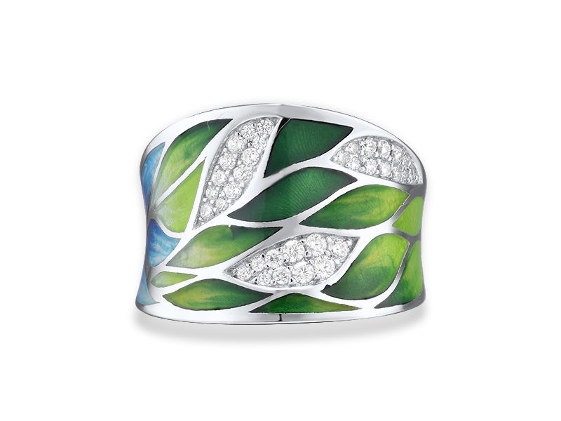 Bladkunst ring med blader i sølv og hvite cubic zirkonia, elegant plassert på hånd som en stilfull detalj