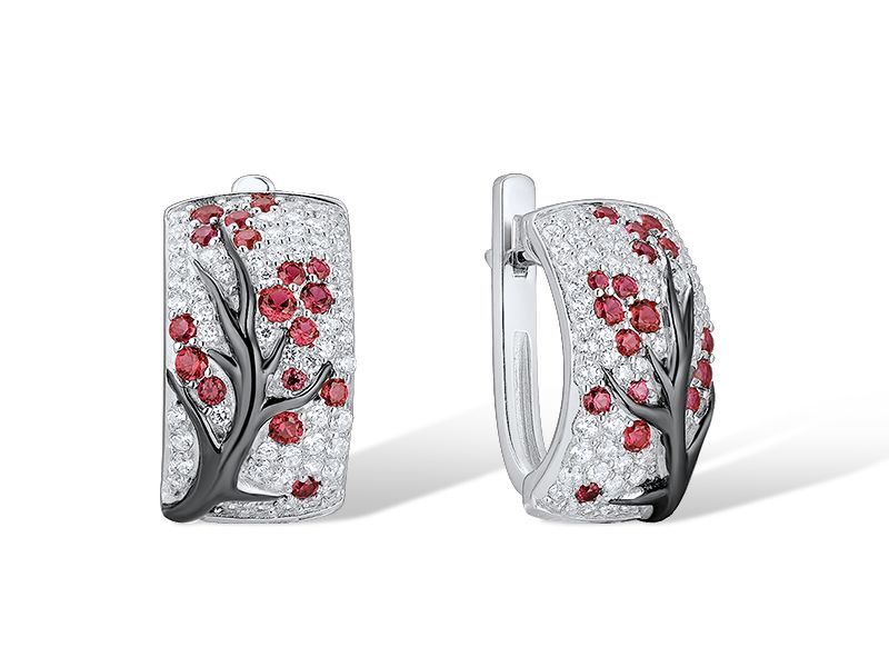 Sakuras Magi Blomster Øredobber i forgylt sølv (SK925) med 34 rubiner og 114 cubic zirkonia – elegante sølv øredobber inspirert av sakuraens blomstrende kronblader