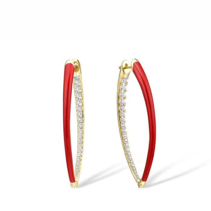 Sølvsøte Chili Sølv Øredobber i gulbelagt sølv med slank chili-form og hvite cubic zirkonia – et elegant og stilig tilbehør med raffinerte detaljer. Sølv Smykke i gullbelagt sølv med emalje og cubic zirkonia.
