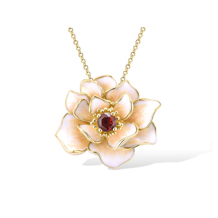 Blomst Sølv Anheng med glitrende granat cubic zirkonia og emalje, båret som et elegant smykke til både hverdagsbruk og spesielle anledninger.  Et Sølv Smykke i gullbelagt sølv med stener.